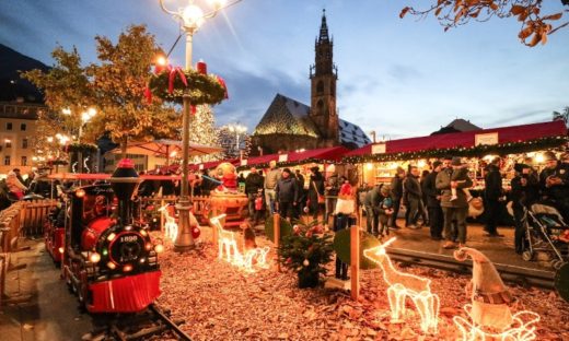 In tutta Italia, si accende il Natale: iniziano le Feste