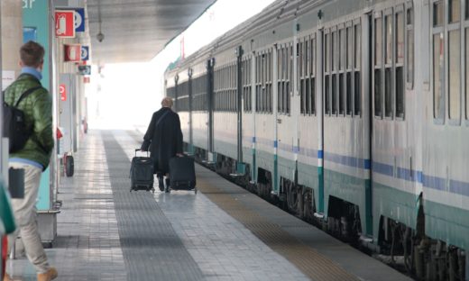 Covid: scattano nuove e più rigorose regole per i trasporti