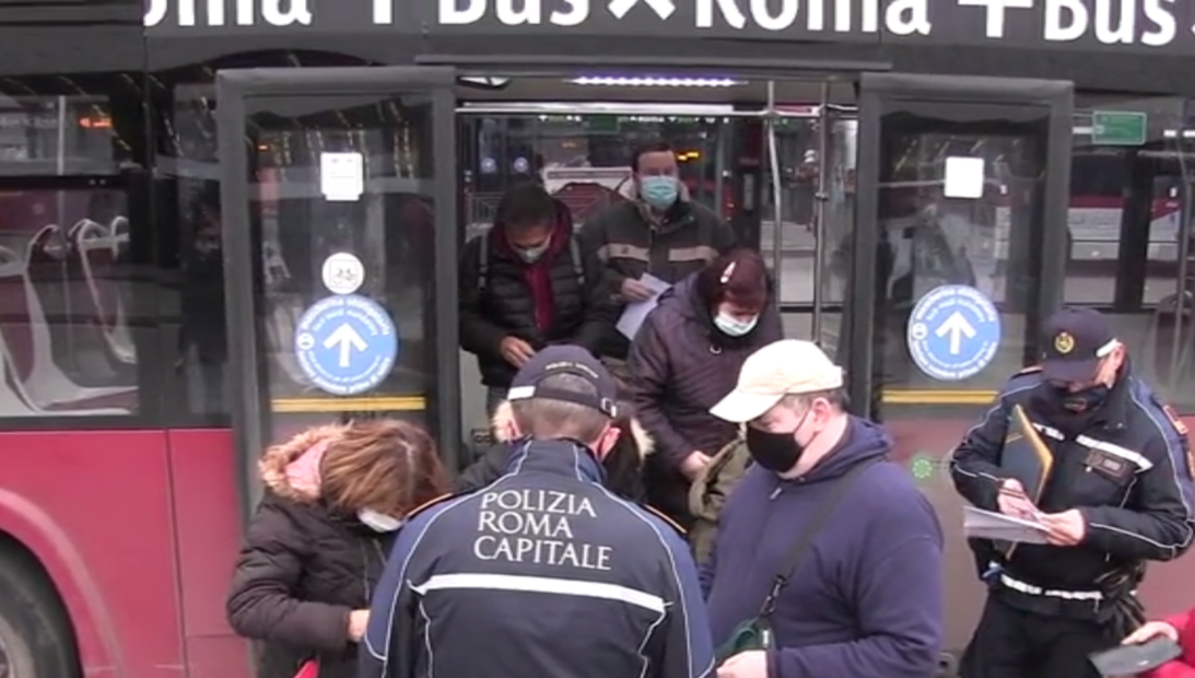 Green pass “base” e “rafforzato”: arrivano le prime multe
