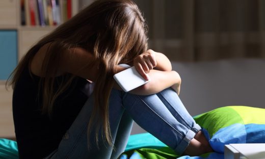 Adolescenti: nel mondo, un suicidio ogni 11 minuti