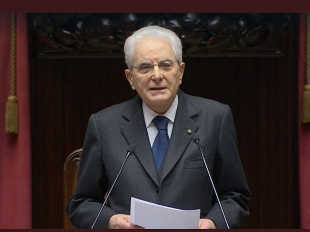 Mattarella ha giurato: dignità e responsabilità comune