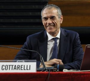 L'Italia e lo spettro dell'inflazione. Cottarelli: "Bisogna agire in fretta"