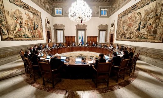 L'Italia tra due Governi proroga il taglio delle accise