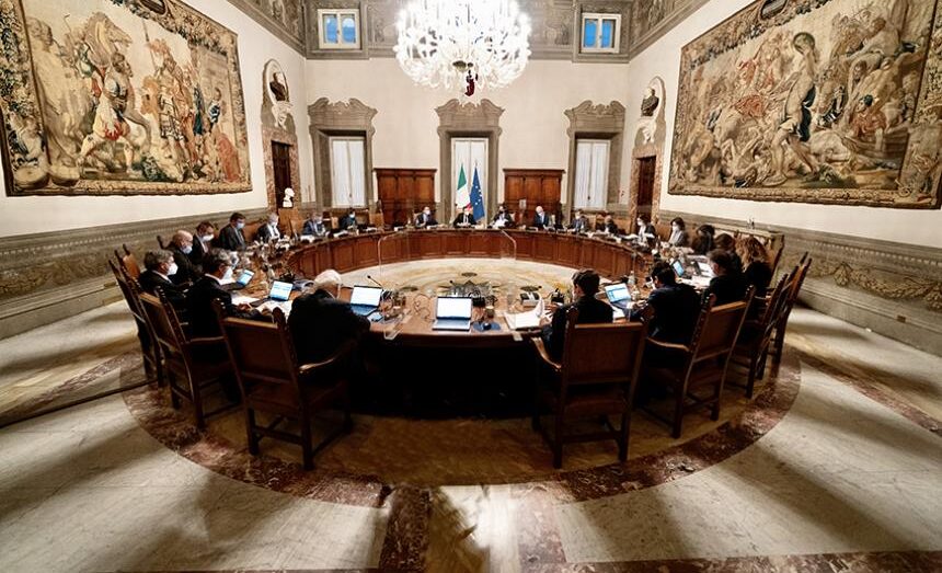 L'Italia tra due Governi proroga il taglio delle accise