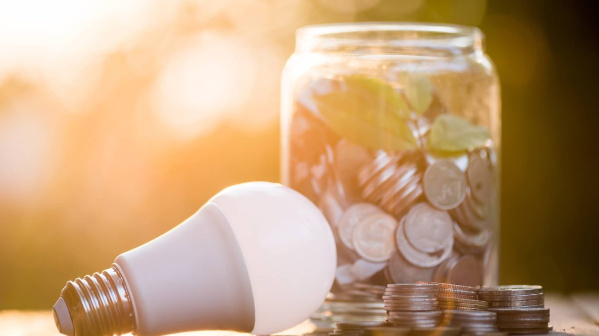Caro energia: gruppi d'acquisto per risparmiare fino a 250 euro all'anno sulle bollette