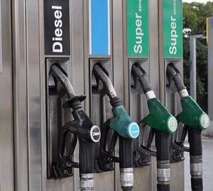Benzina e diesel alle stelle. La folle corsa dei prezzi