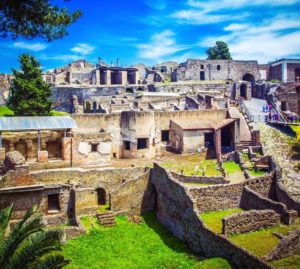 Nuove scoperte a Pompei: ritrovati tre scheletri e due case