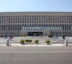 La Farnesina convoca l’ambasciatore russo: "basta provocazioni"