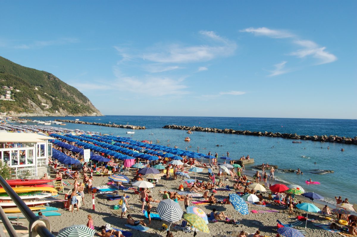 Tutti al mare per il ponte del 2 giugno. L'Italia va in vacanza