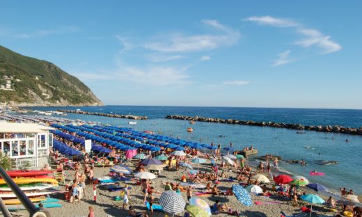 Tutti al mare per il ponte del 2 giugno. L'Italia va in vacanza