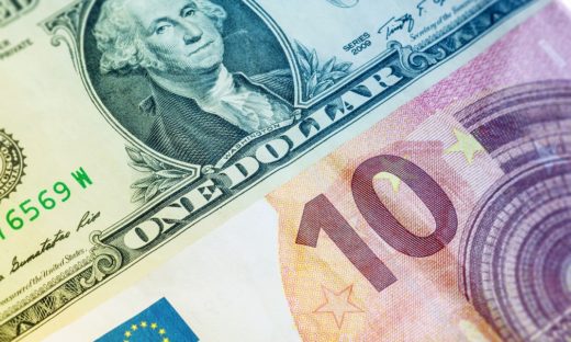 Euro: mai così in basso rispetto al dollaro