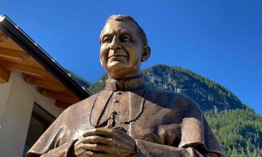 Giunta a Ghisel la statua di Papa Luciani. Preparativi in vista della sua santificazione