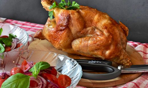 Mangiare il pollo con le mani? Adesso si può