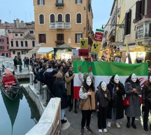 L'Iran è vivo a Venezia: quello vero, che lotta per i diritti umani