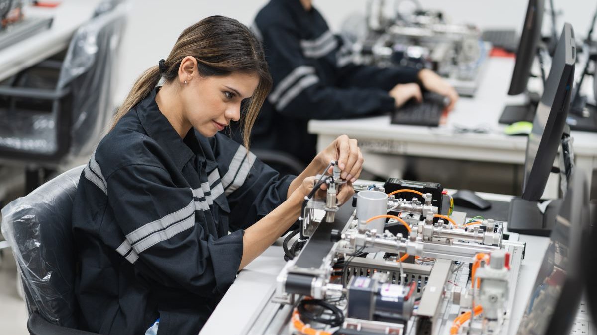 Boom di iscritti ai nuovi istituti tecnici professionali