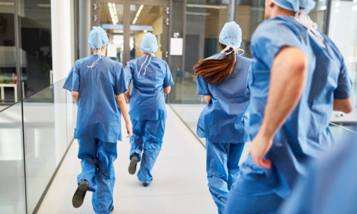 Medici in fuga dagli ospedali: uno su tre è pronto a lasciare
