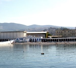 A Trieste l’unica spiaggia in Europa che divide uomini e donne
