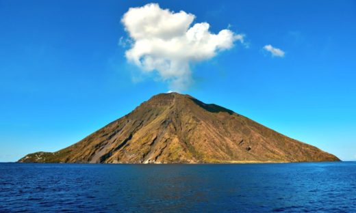 Terremoti: l'Ingv monitora Vulcano con la fibra ottica