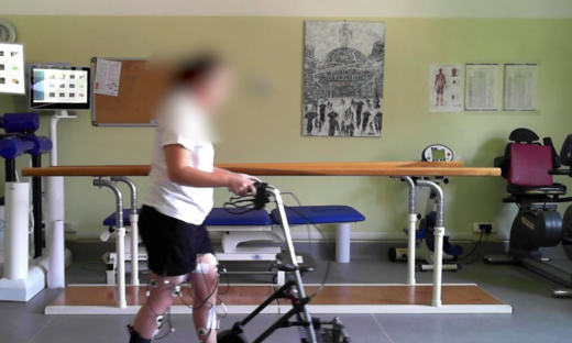 Paralizzata da cinque anni: torna a camminare