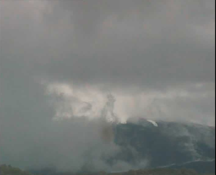 Allerta arancione per l'Etna. Riapre l'aeroporto di Catania