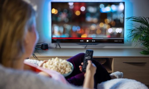 Netflix: l'abbonamento vale solo in famiglia