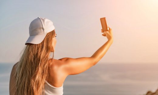 Sole e smartphone: il pericolo dei selfie
