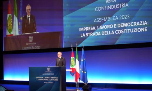 Confindustria si riunisce per l'assemblea annuale. La prima volta di Mattarella