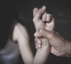 Ergastolo per i femminicidi: c'è la legge