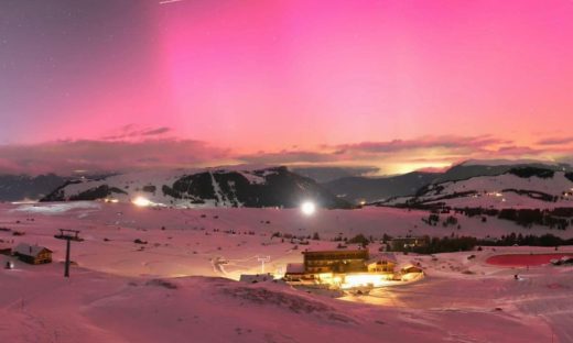 Aurora boreale Italia: lo spettacolo della natura tra colori e neve