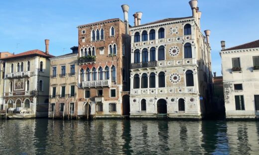 Ca’ Dario è in vendita: il palazzo maledetto di Venezia torna sul mercato. Con i suoi miti e le sue leggende