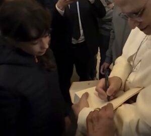 Un Papa americano a Roma: Leone XIV, un Papa tra la gente
