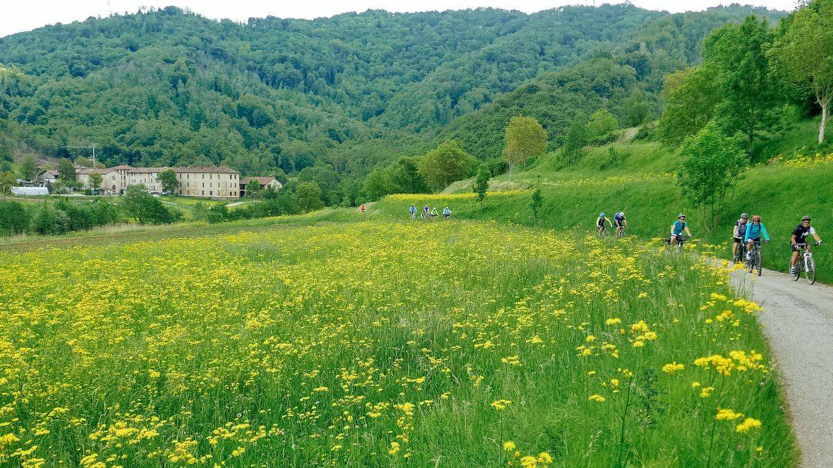 L’Italia pedala: nuove ciclovie e 2 giorni di festa in sella