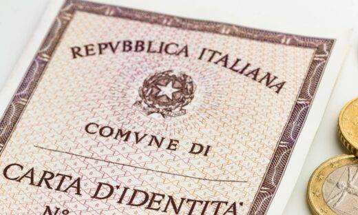 Carta di identità cartacea: presto l'addio