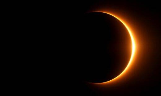 Eclissi: 6 minuti di notte (durante il giorno)