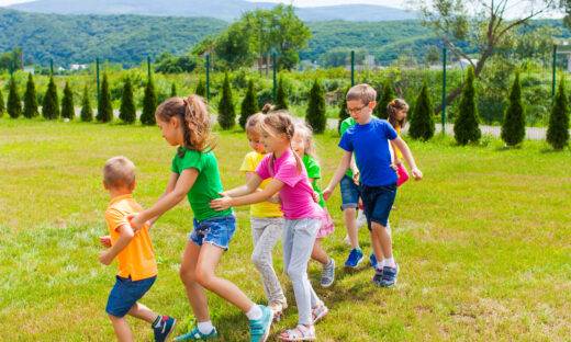 Centri estivi e supporto compiti: le vacanze dei nostri figli cambiano