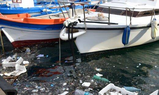 Nasce in Veneto Aqualis, il dispositivo che spazza la plastica in acqua