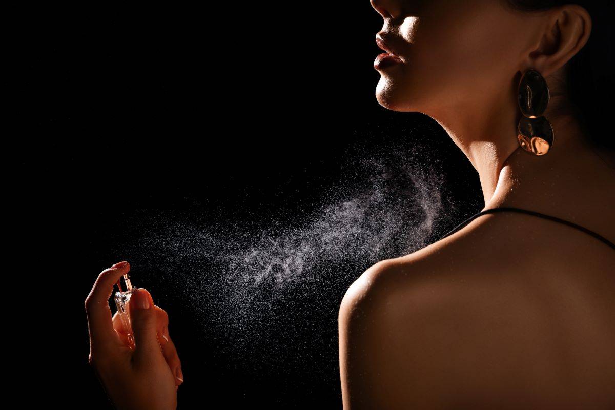 Profumi ai feromoni, la promessa invisibile che fa tendenza