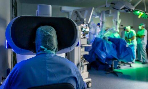 A Verona i primi tre interventi in Italia con il Robot chirurgico Da Vinci 5