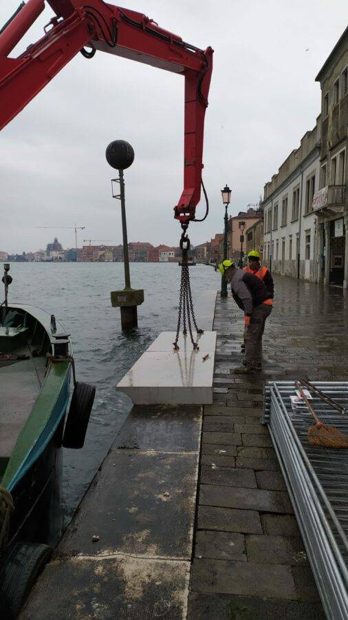 Venezia: anche un ondametro per capire come proteggere le rive