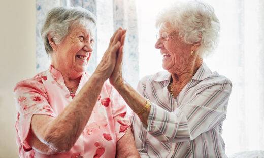 La vita degli italiani si allunga. Ma non per tutti allo stesso modo