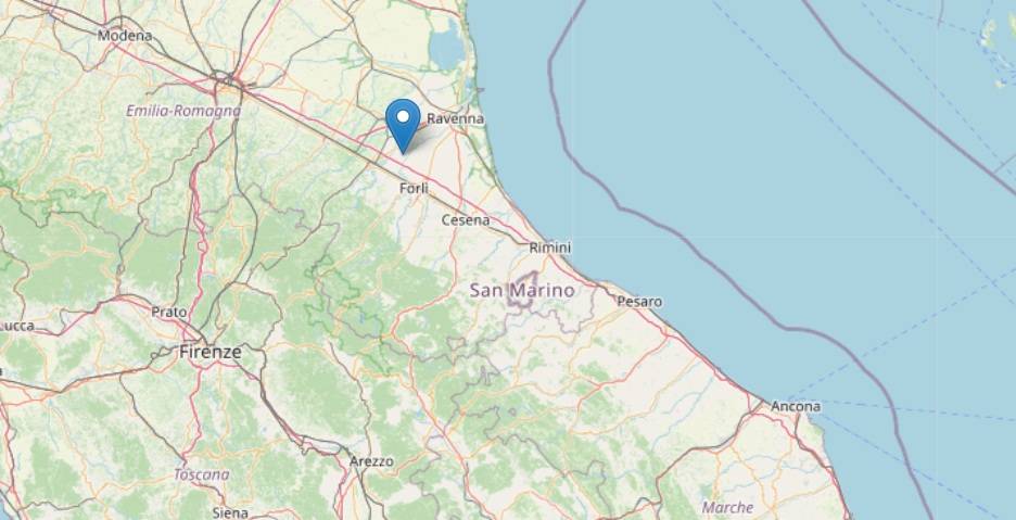 La terra balla in Romagna: doppia scossa sveglia il Ravennate e manda tutti in strada