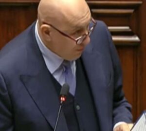 Ministro della Difesa: Italia sotto controllo per sicurezza interna