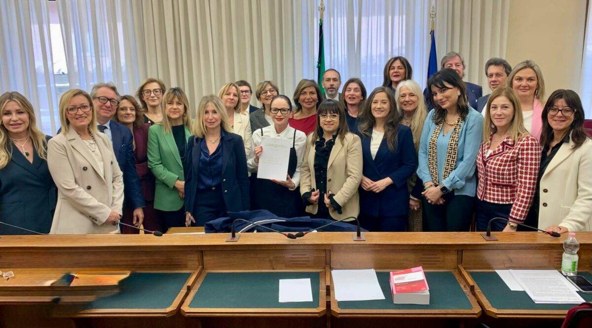 Violenza economica di genere: verso un nuovo reato per proteggere le donne