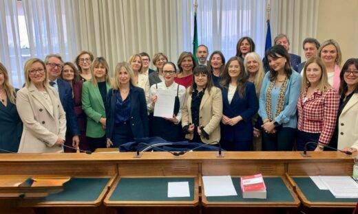 Violenza economica di genere: verso un nuovo reato per proteggere le donne