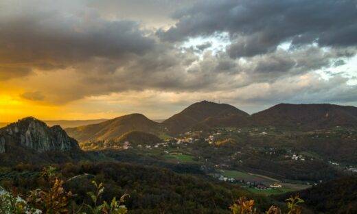 Sui Colli Euganei nasce il cammino dell’arte: Teolo lancia il suo itinerario tra natura e installazioni