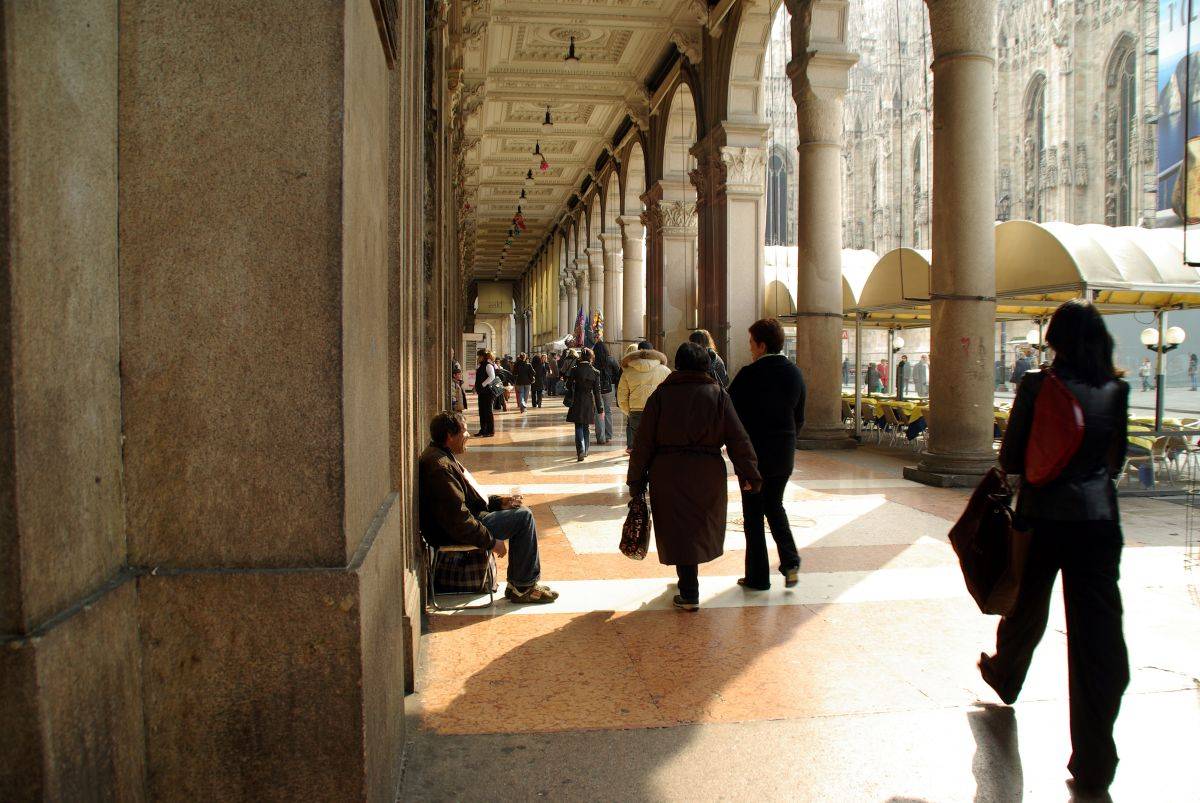 Sei italiani su 10 non arrivano a fine mese: il nuovo volto della povertà in Italia