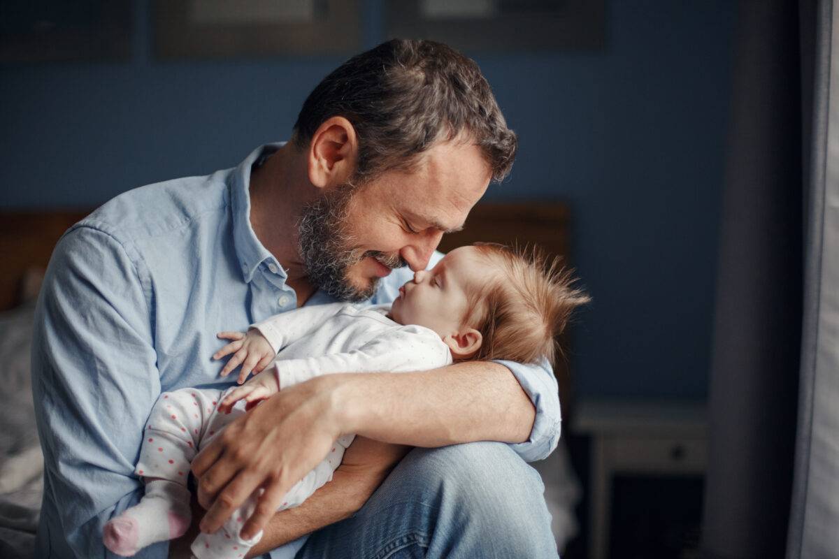 L’odore del padre dà al bebè il “ritmo dell’esplorazione”