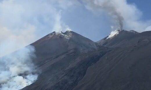 L'Etna non si ferma: in tilt voli e vacanze