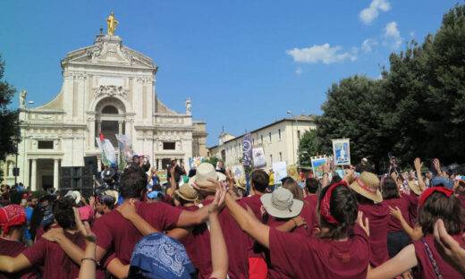 Assisi si riempie di 2.500 giovani: gran finale giovedì con Papa Leone XIV
