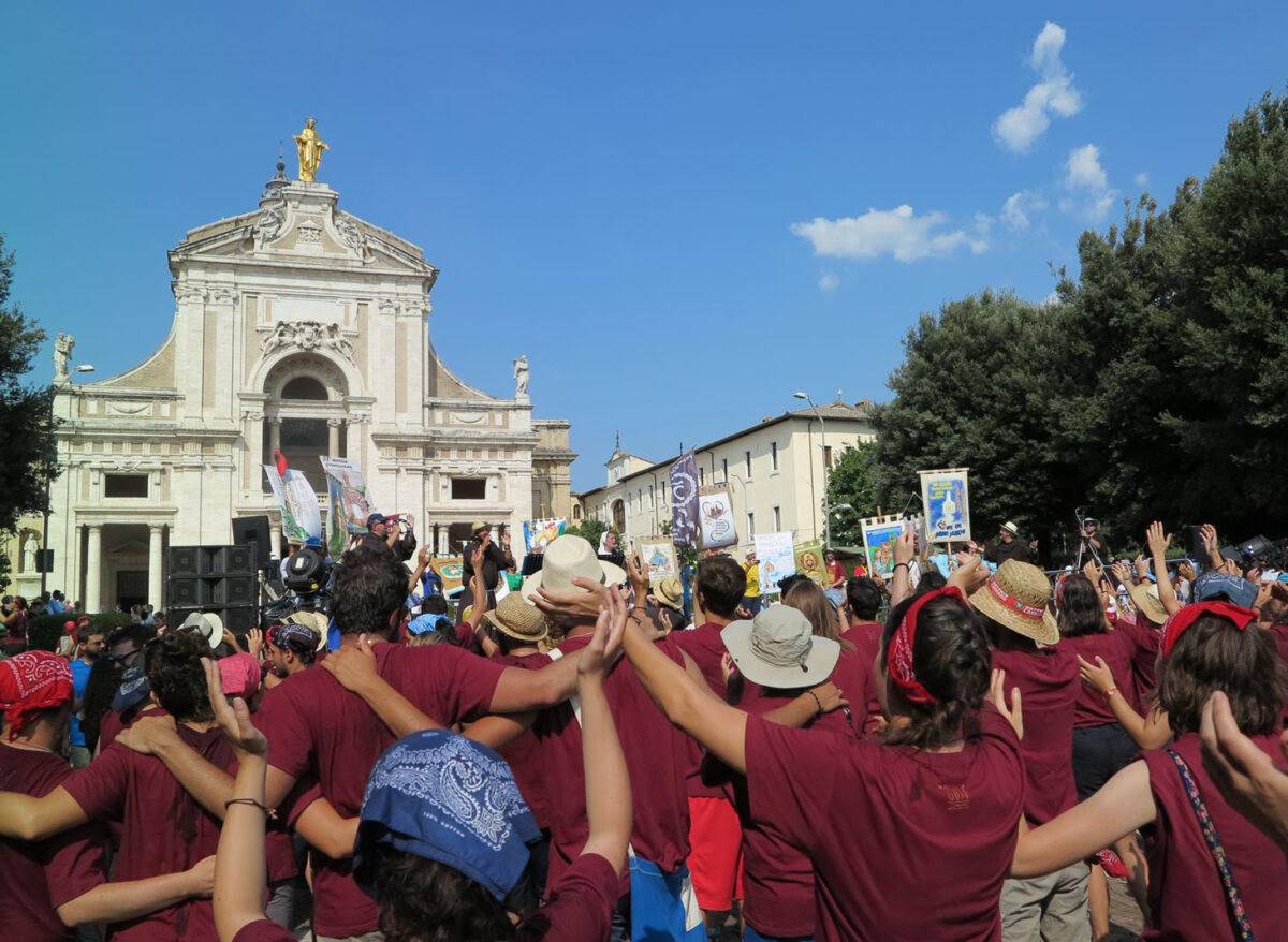 Assisi si riempie di 2.500 giovani: gran finale giovedì con Papa Leone XIV